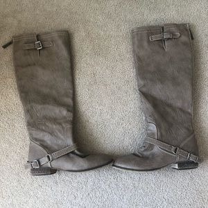Breckelle’s knee high boots